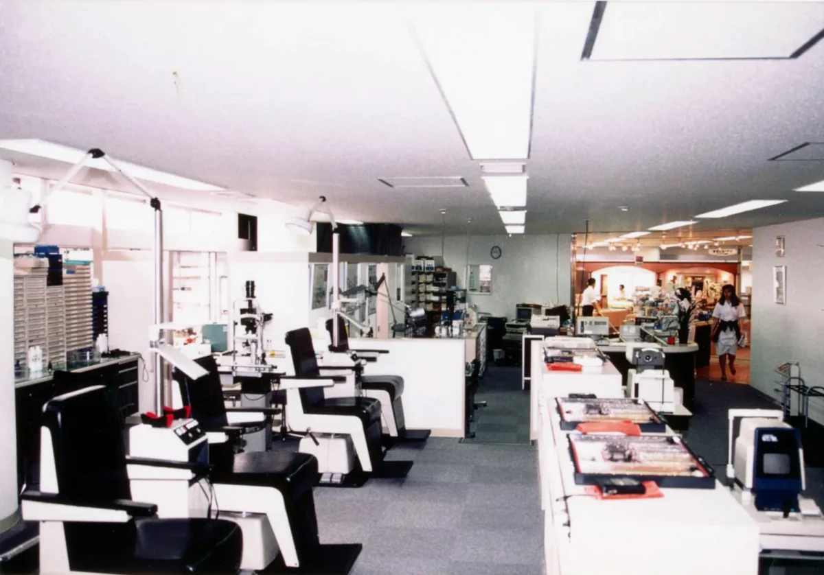 1968年(昭和43年)当時のスカイビル眼科医院の院内の様子